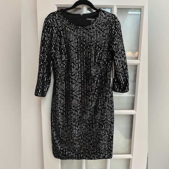 Julia Jordan Velvet Elegant Black & Silver Sequin Formal Shift Dress Size 8 NWT - Picture 1 of 15
